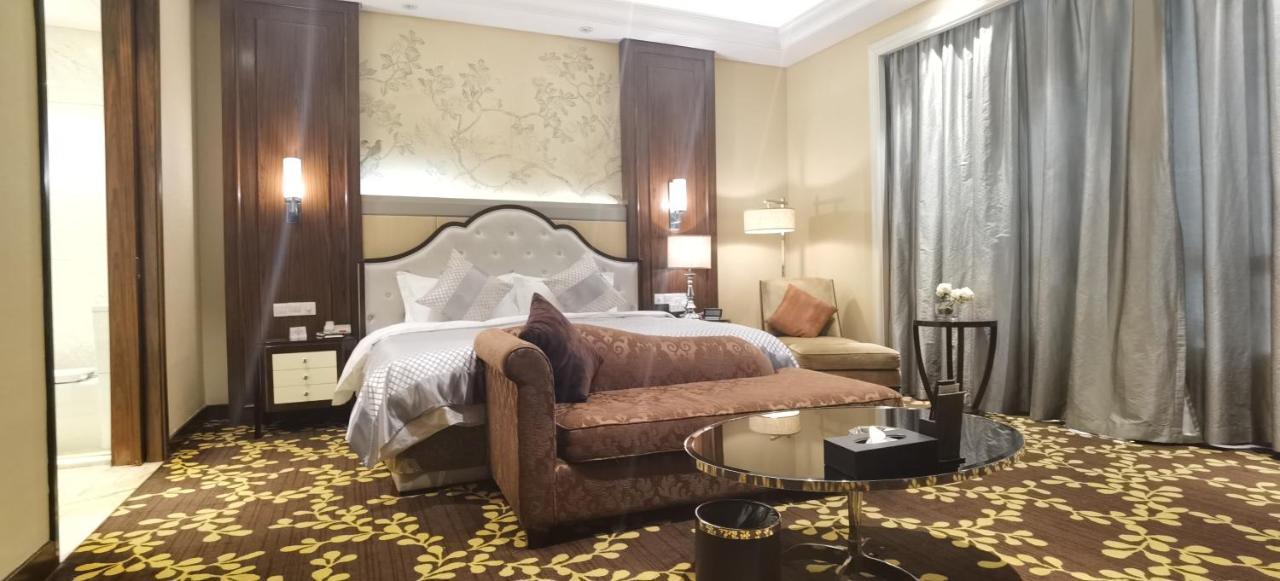 Ondine International Hotel Чженьцзян Екстер'єр фото