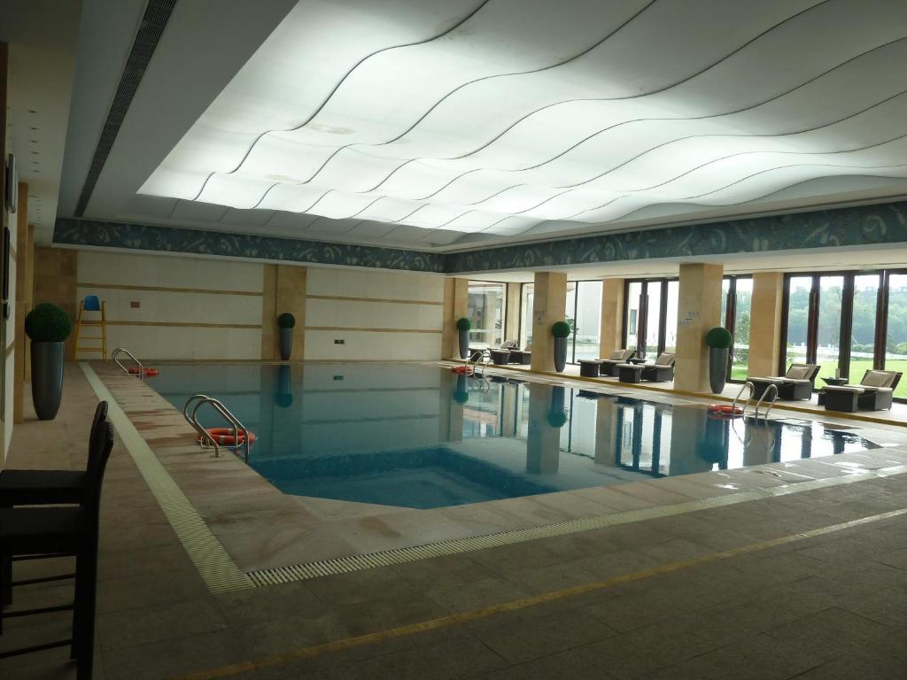 Ondine International Hotel Чженьцзян Екстер'єр фото