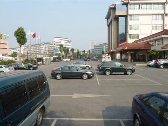 Ondine International Hotel Чженьцзян Екстер'єр фото